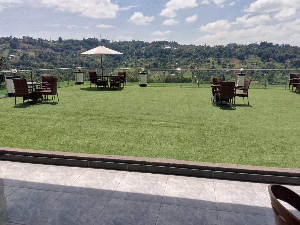 Water Pavilion Hotel Keroka Екстер'єр фото