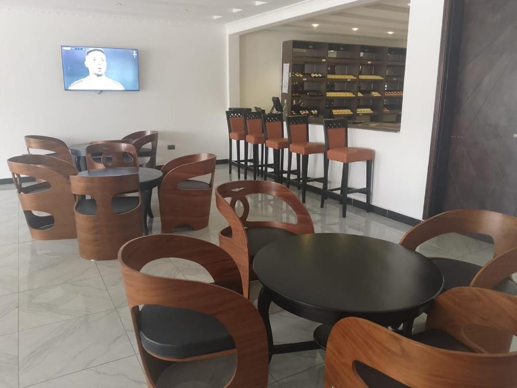 Water Pavilion Hotel Keroka Екстер'єр фото