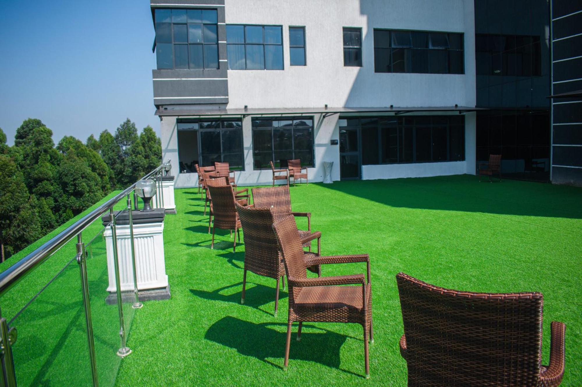 Water Pavilion Hotel Keroka Екстер'єр фото