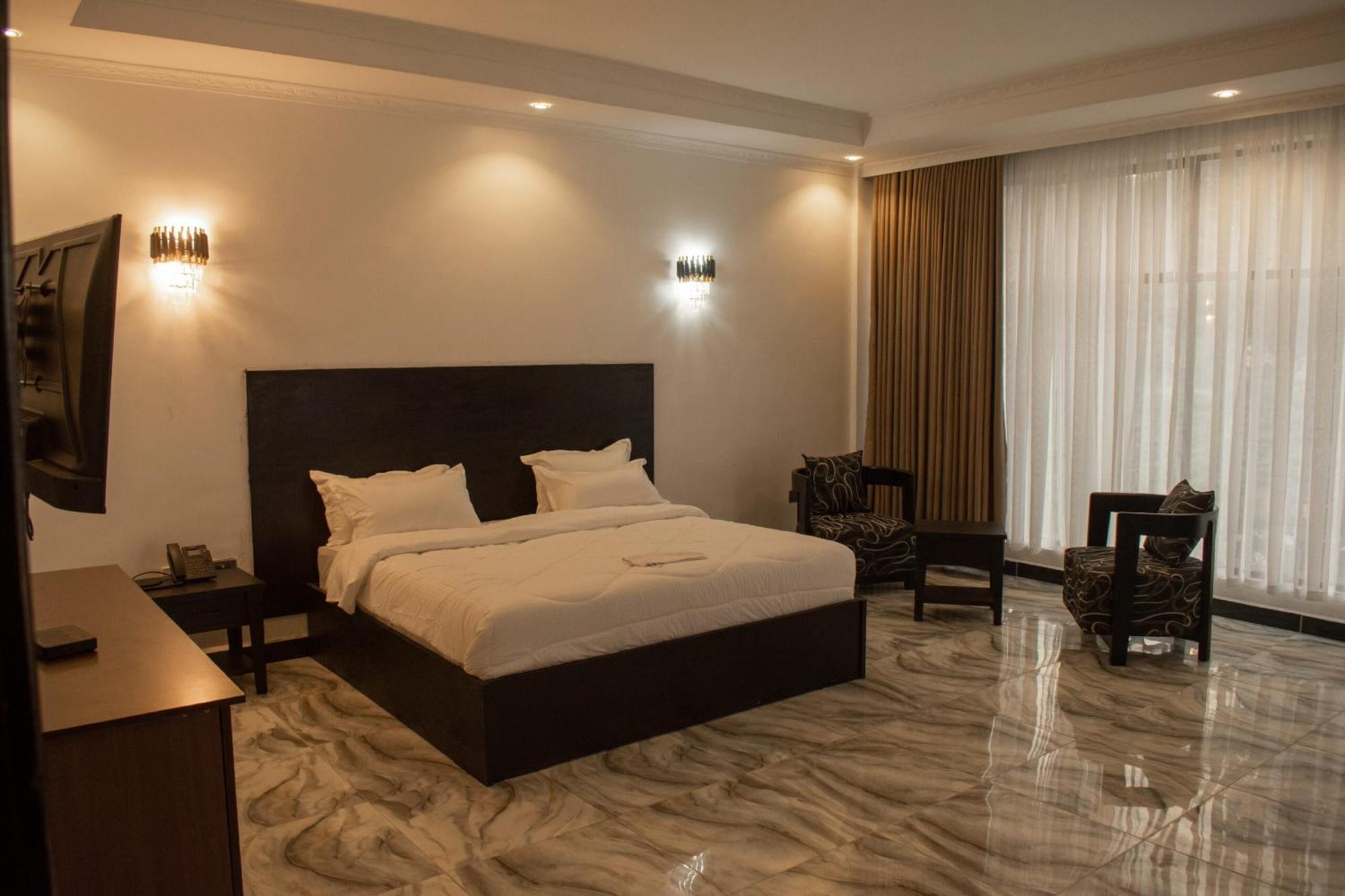 Water Pavilion Hotel Keroka Екстер'єр фото
