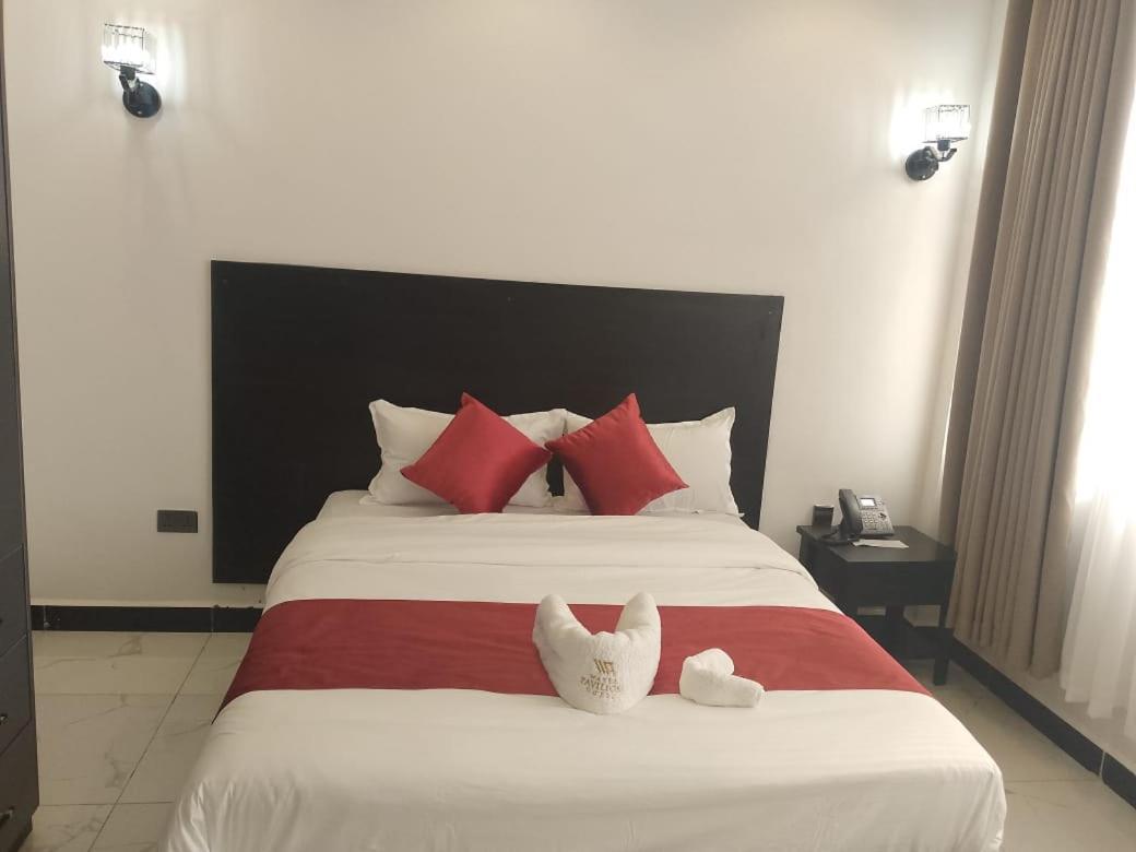 Water Pavilion Hotel Keroka Екстер'єр фото