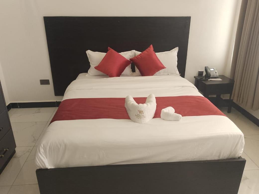 Water Pavilion Hotel Keroka Екстер'єр фото