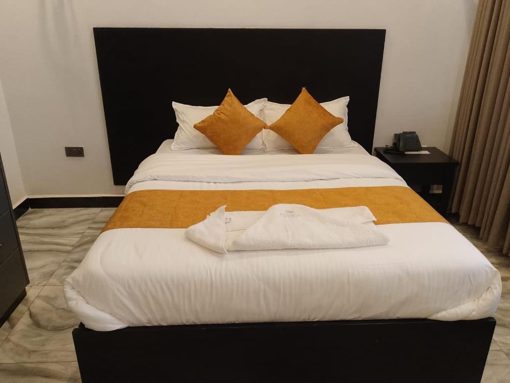 Water Pavilion Hotel Keroka Екстер'єр фото