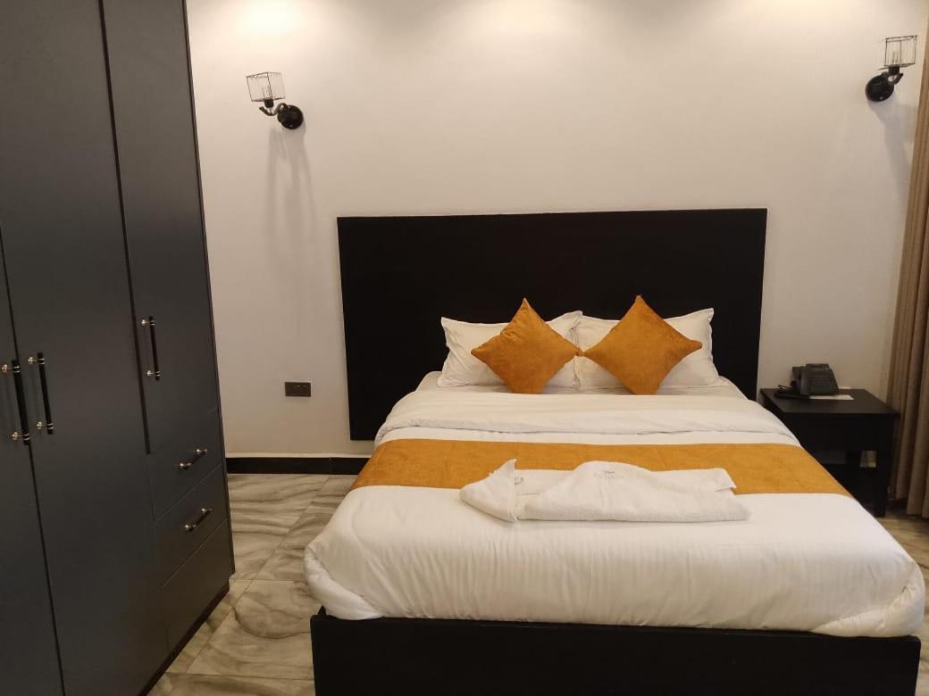 Water Pavilion Hotel Keroka Екстер'єр фото