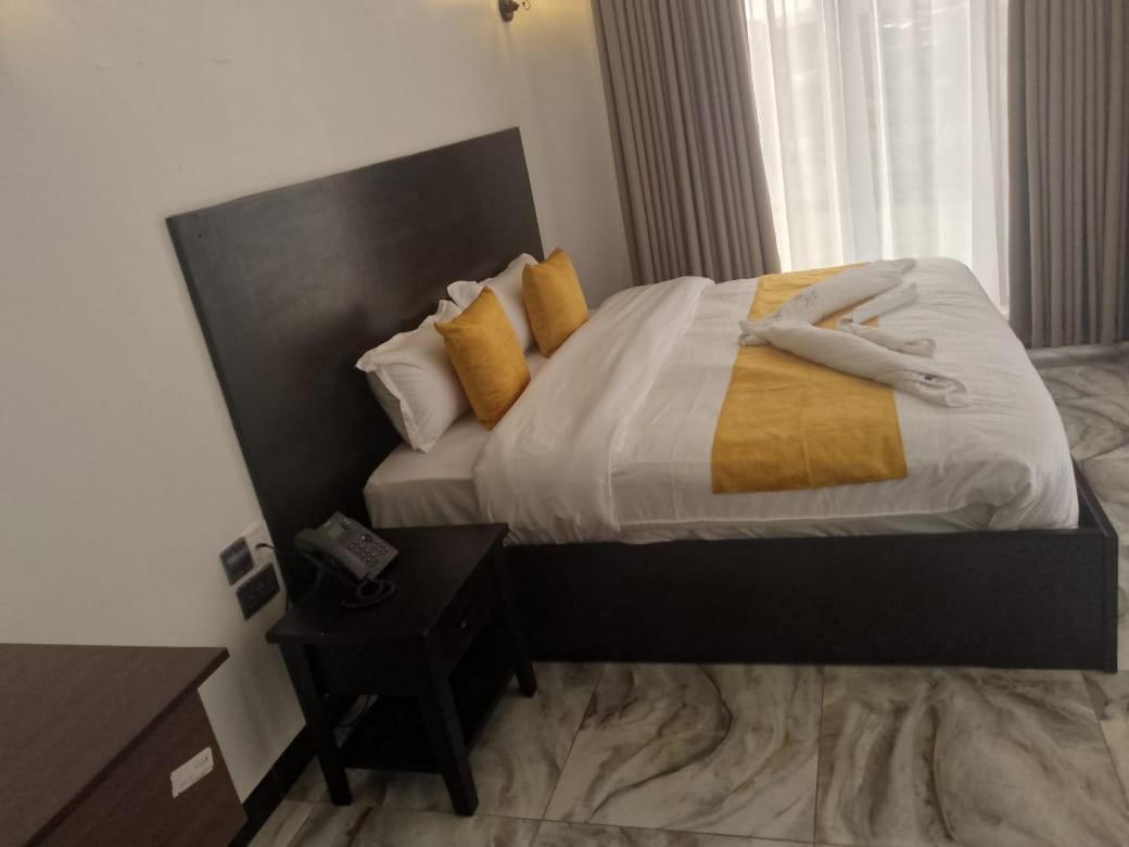 Water Pavilion Hotel Keroka Екстер'єр фото