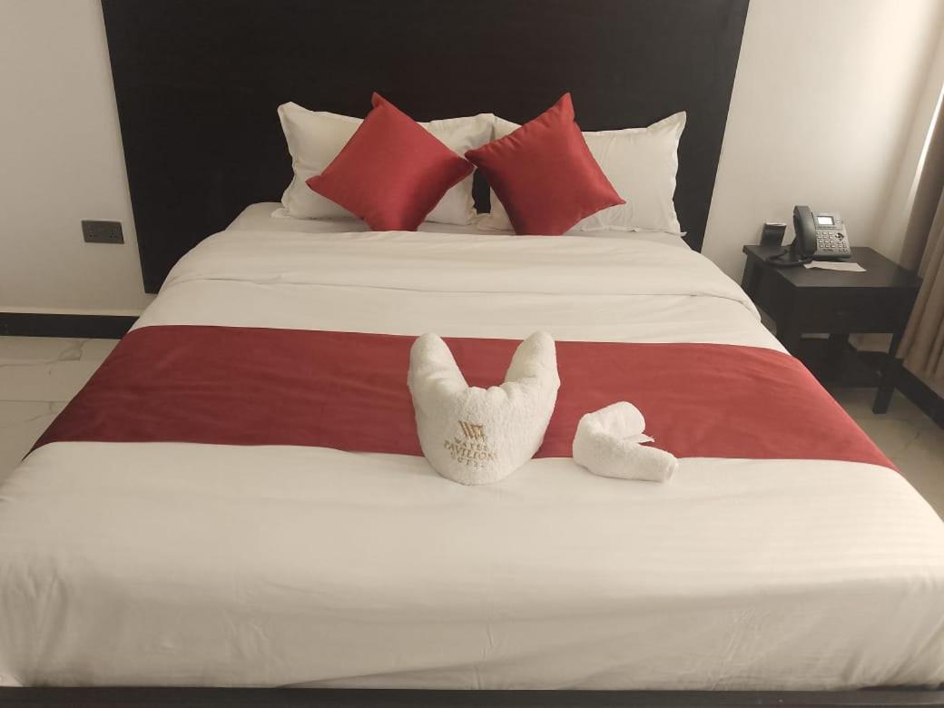 Water Pavilion Hotel Keroka Екстер'єр фото